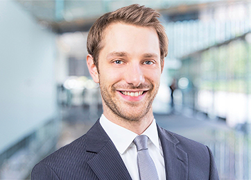 Dr. Julian Höbener